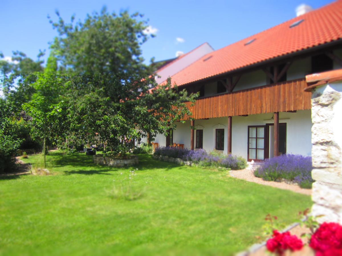 Holubnik Statecnych Zen Kralovych Hotel Luze Luaran gambar